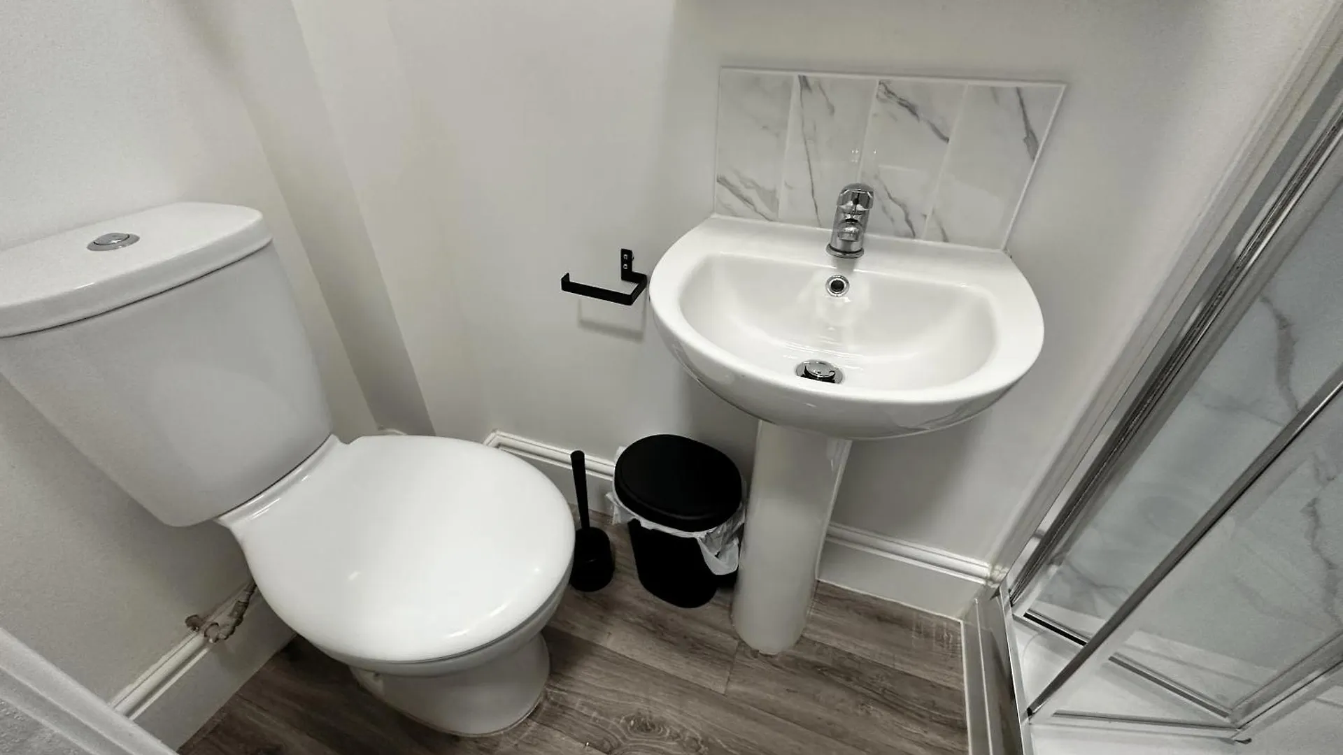 Premier Nottingham Studios - Gawthorne 0*,  United Kingdom